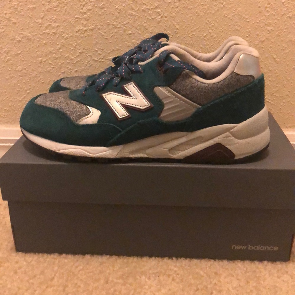 NEW BALANCE WOMENS SNEAKERS!!!!!